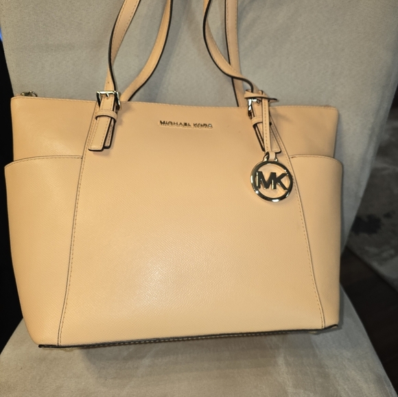 Michael Kors Handbags - Michael Kors Leather Tote